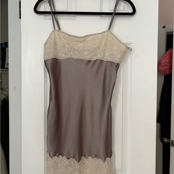 Turning Heads Mini Slip Free People Elegant Lace Trim Satin Chemise - Picture 8 of 8